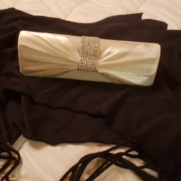 Purse - Picture 1 of 3